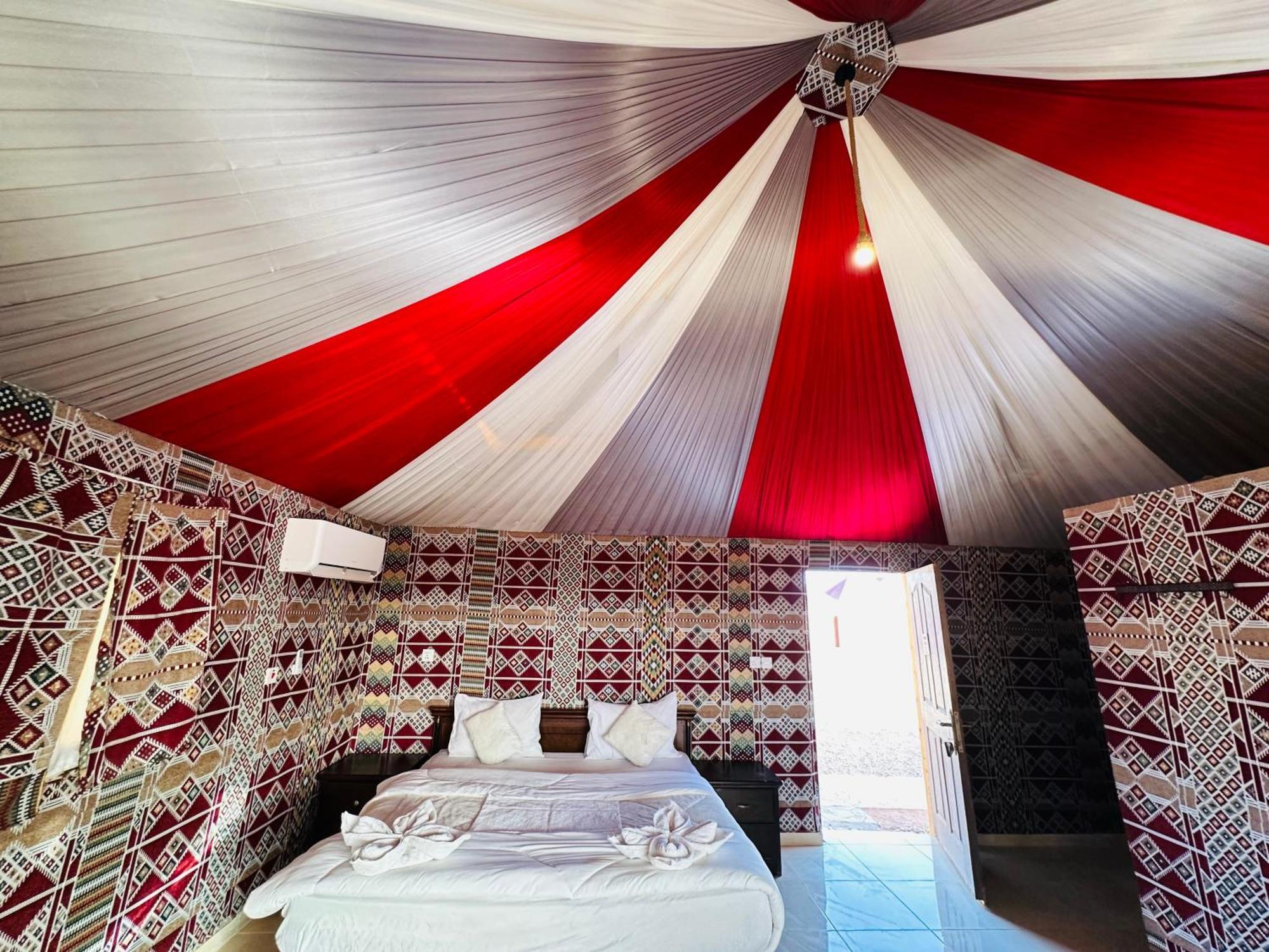Rum Four Mountain Luxury Camp Ваді-Рам Екстер'єр фото
